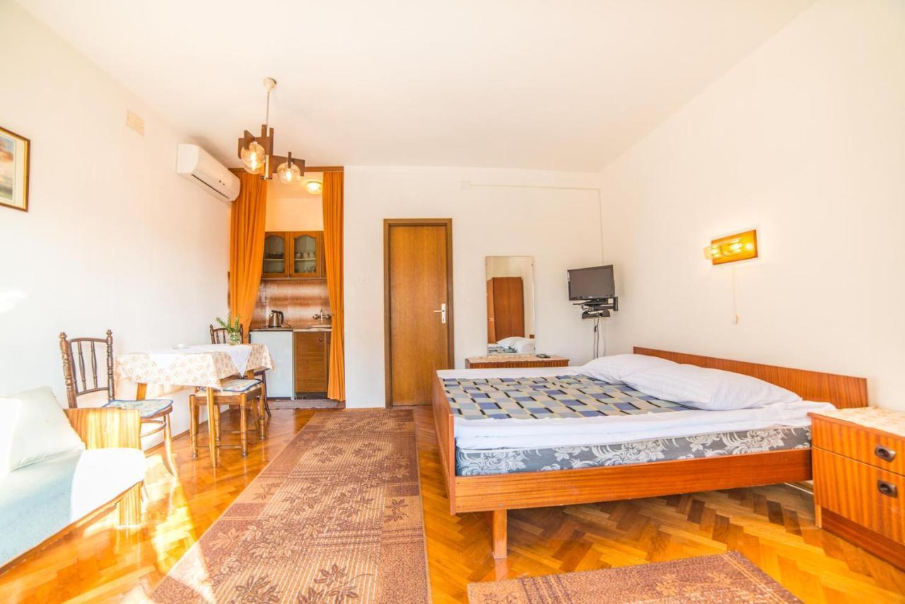 Apartments Antic 4255 Selce Kültér fotó